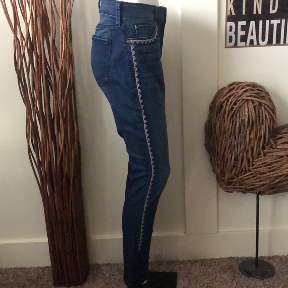 NYDJ Los Angeles Embroidered Alina Wide Cuff Ankle Lift x Tuck Jeans - Picture 5 of 10